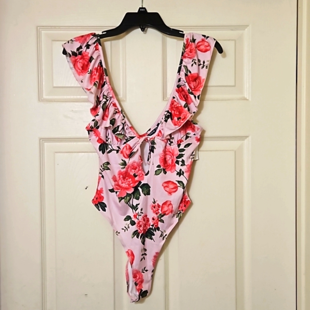 HI SUMMER 🌺💐 SHEIN PINK AND GREEN FLORAL RUFFLED SLEEVE BODYCON WITH KEYHOLE